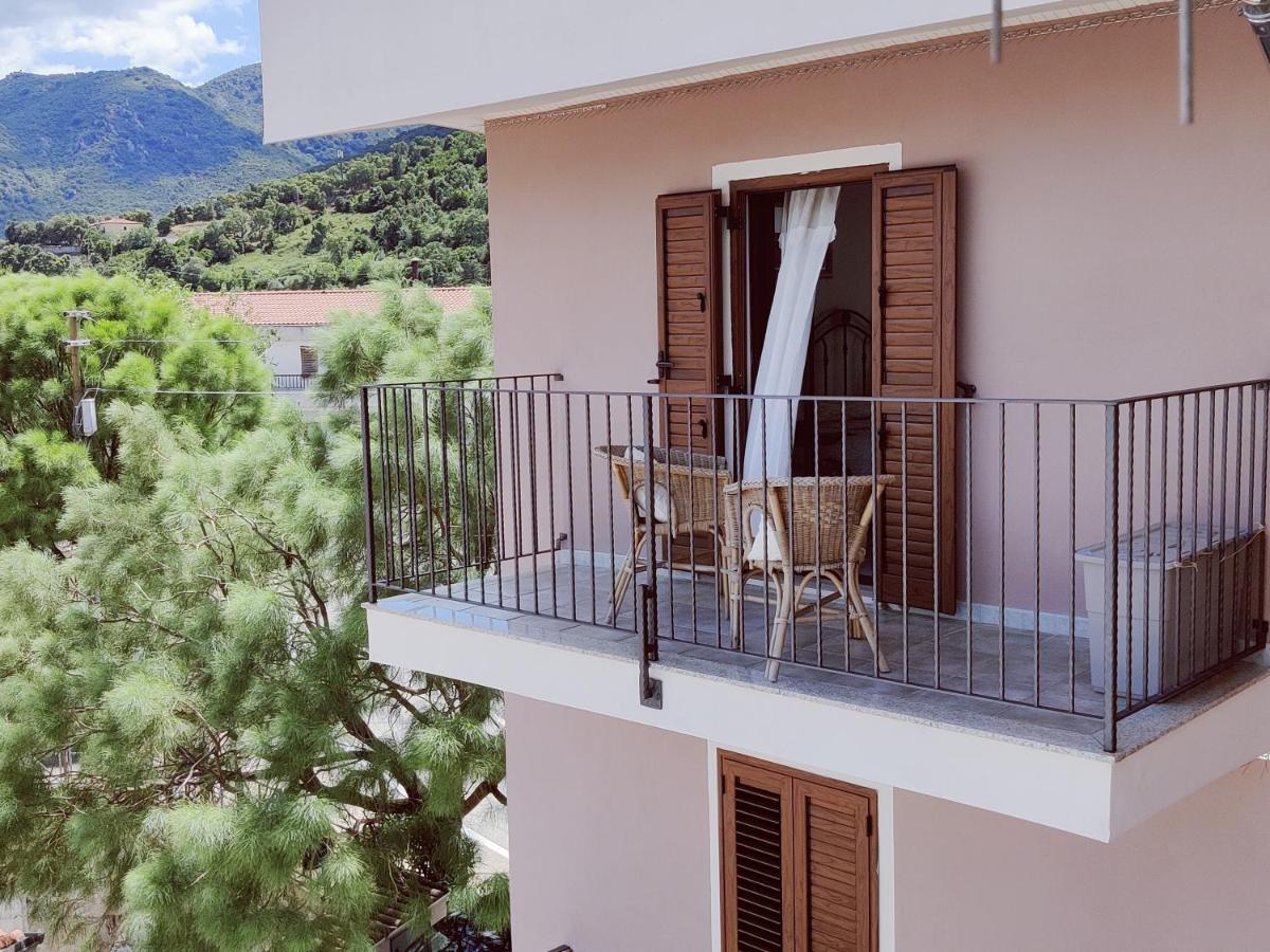Rooms&Terraces Urzulei ภายนอก รูปภาพ