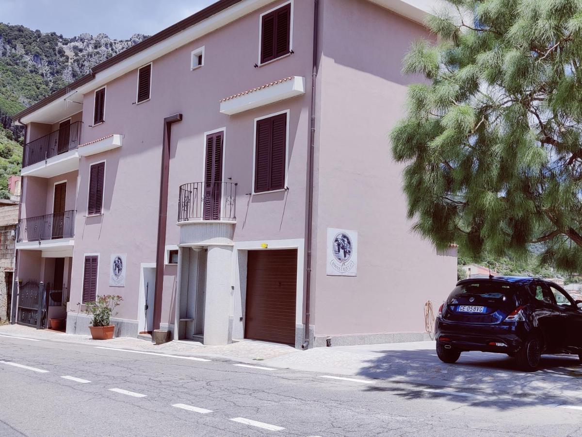 Rooms&Terraces Urzulei ภายนอก รูปภาพ